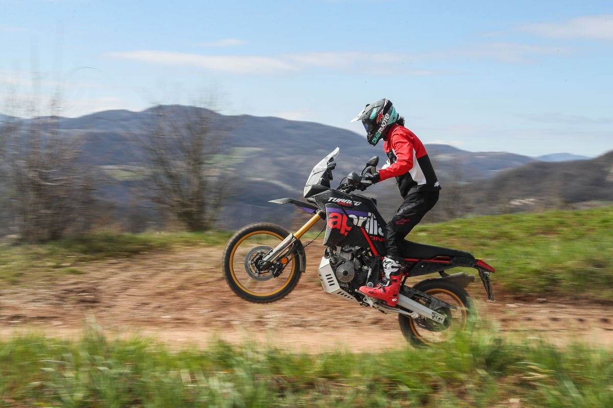 Aprilia Tuareg Rally 660: il ritorno di una leggenda, più cattiva e pronta al deserto +VIDEO+